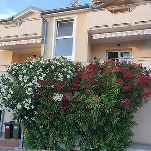 apartments-zoretic.primorje-gorskikotar.com/