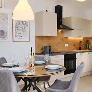 apartmani-divna.primorje-gorskikotar.com/