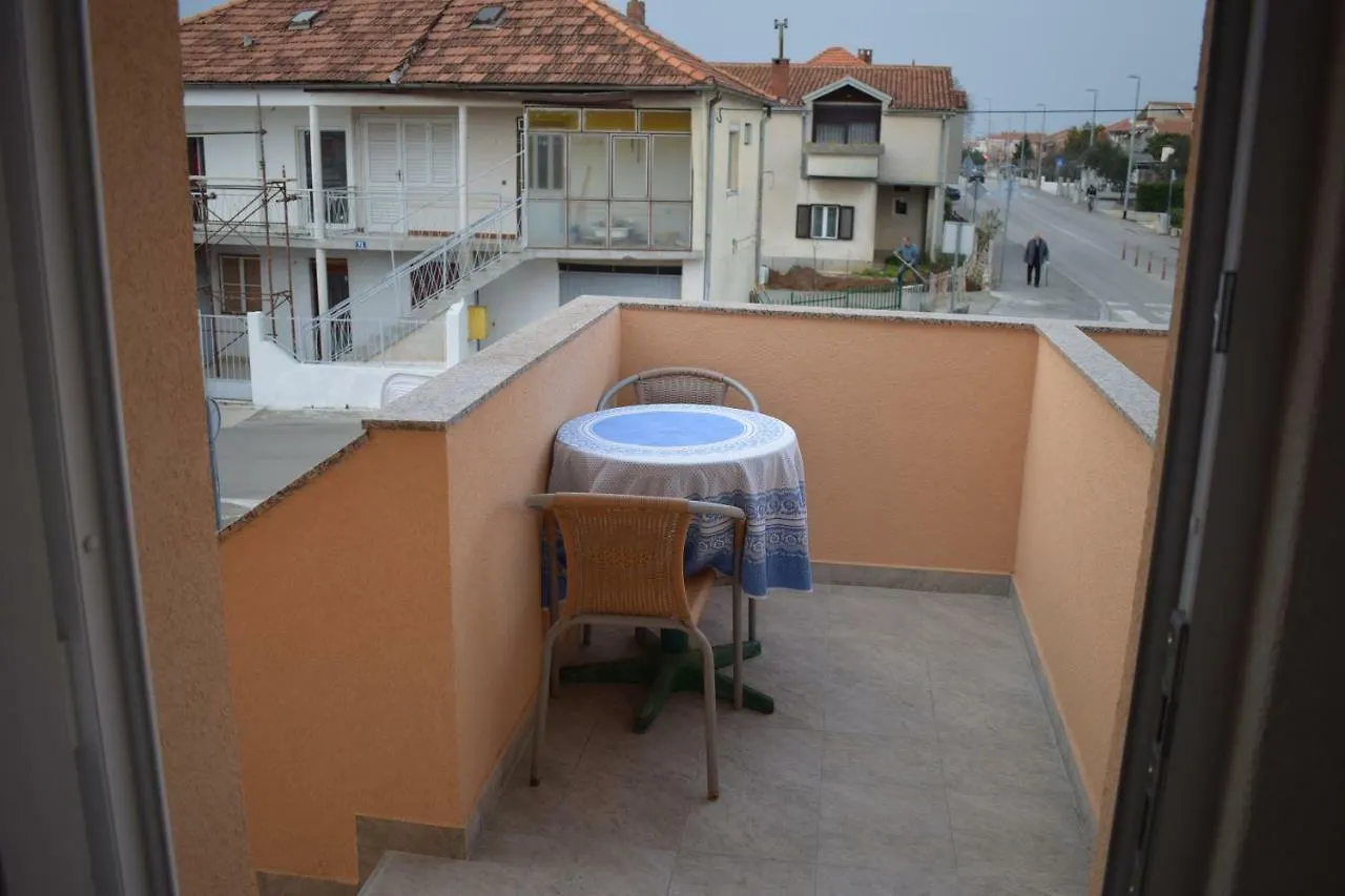 Apartments Nediljko & Mila Zara 0*,  Croazia