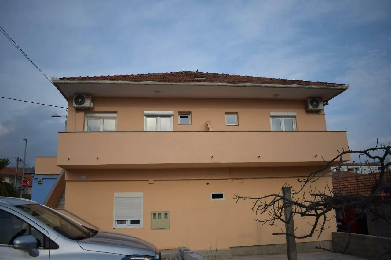 Apartments Nediljko & Mila Zara